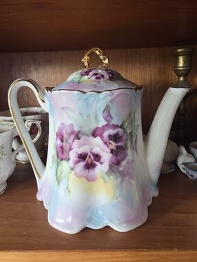 Bavarian 1900s Handpainted Floral Teapot with Pink Pansy Design and Gold Accents